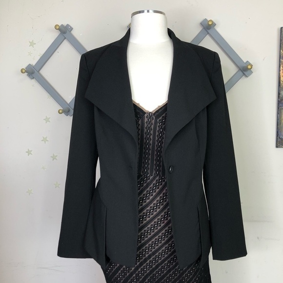 VENUS Black Tailored jacket - Picture 16 of 16